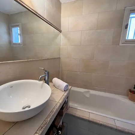 Appartement Vue Et Remparts. Entre Vieille Et Plages