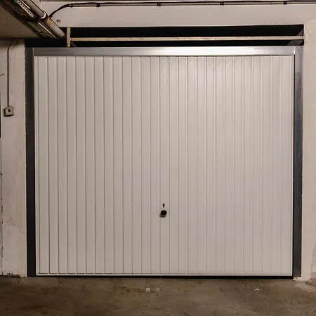 Vue Et Remparts. Entre Vieille Et Plages * Antibes