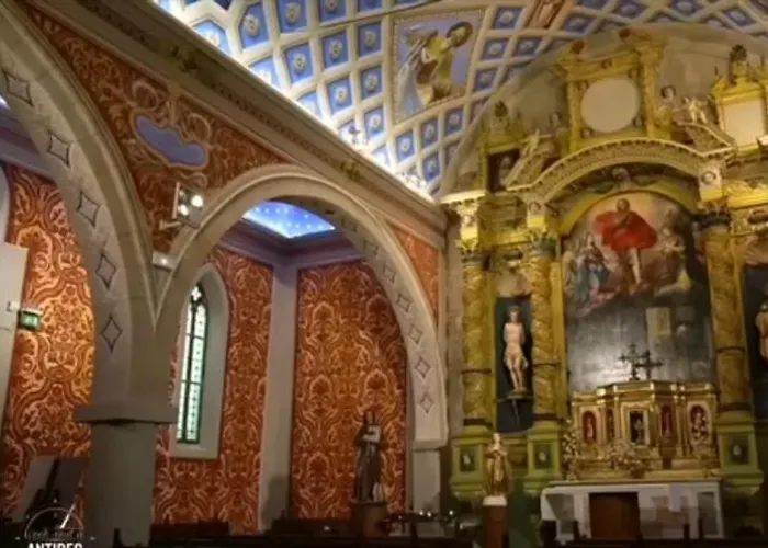 Vue Et Remparts. Entre Vieille Et Plages